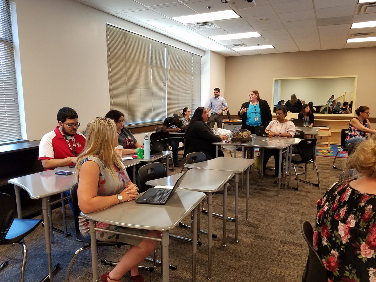 SHussainSISD's tweet photo. @SpringISD teachers learning about how to use @quizlet in their classrooms. Great way for students to learn and practice vocabulary and important concepts in all subjects and grades! @SpringISD_Curr @SISDInstTech @TCMS_History @mr_soracco #CurriculumRedesign https://t.co/jeWN7Di7e4