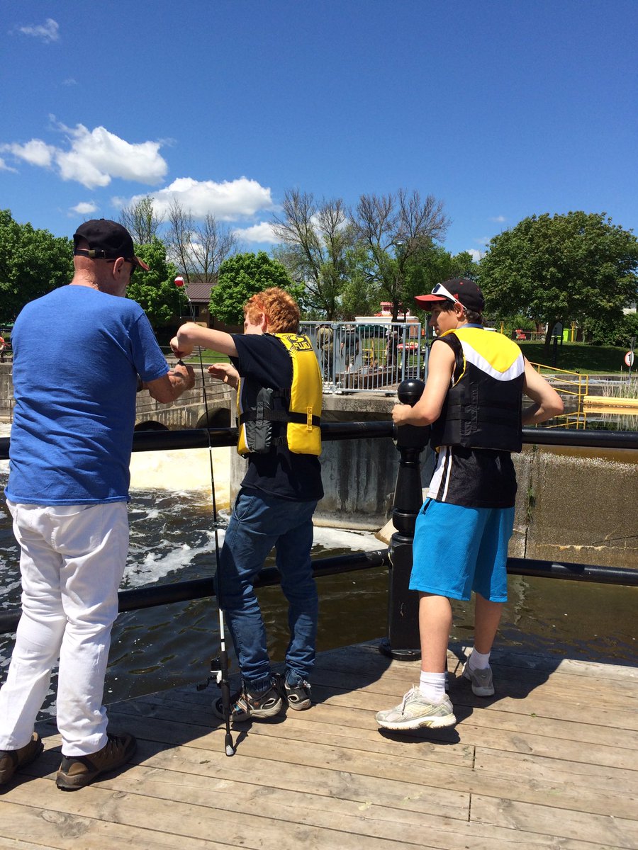 mortimer_sharon's tweet photo. IEWSS PA&amp;LS students learning outside this afternoon with their “school fish” program.  Lots of small fish were caught but the big one got away. https://t.co/rfxXX2WnpO