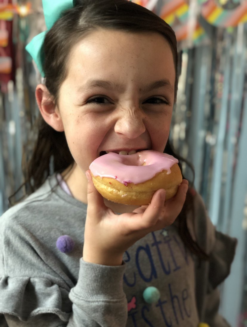 CenterStage_AP's tweet photo. We are SO excited to be holding this elementary camp TWICE this summer! 
June 24-27 &amp; July 15-18 9am-12pm
$75
💓🍩👀✨👀🍩💕
Sign up at the studio TODAY! https://t.co/btrDx8xZQt