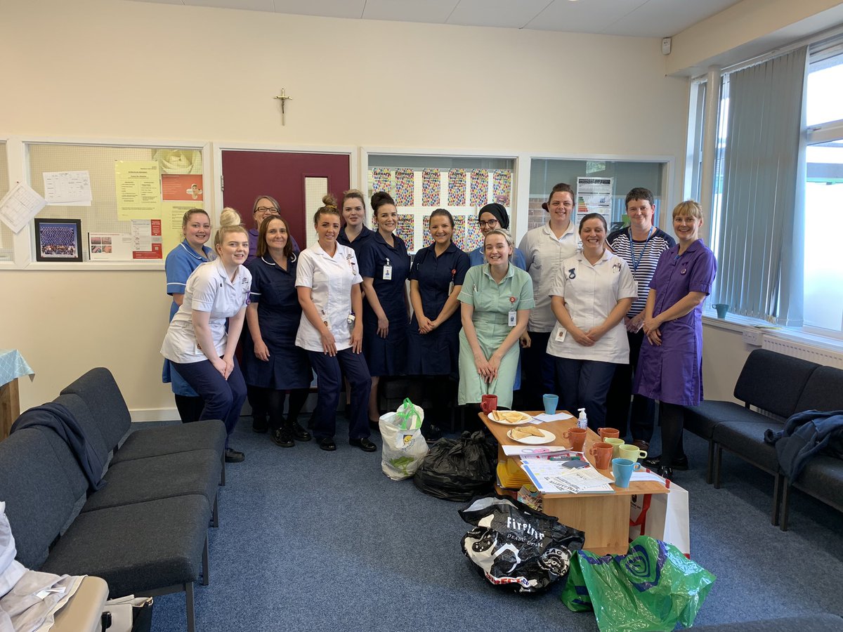 joannemohammed2's tweet photo. Thank you to all the nurses and student nurses from @EastLancsHosp who spent time with the children from @Stedwarddarwen today talking about nursing.... the children had a great time (we did too 👍!!!) @ELHTEdDev @ELHT_Diabetes #NursingNowEngland @NN_England https://t.co/YwIOowJmYV