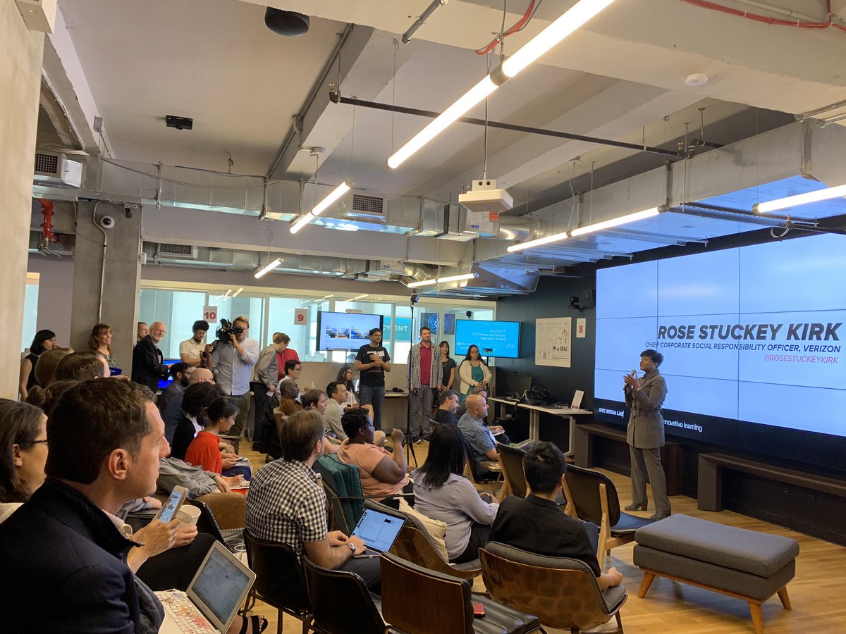 iamamychen's tweet photo. Thank you to @verizon 5G Lab &amp; Verizon Innovative Learning for partnerning w @nycmedialab to present the #Verizon5GEdTech Challenge. Exciting teaching, learning &amp; collaboration experiences at today’s Product Accelerator Demo Day! #AR #VR #robotics #dataviz #edtech https://t.co/FB5whHejgo