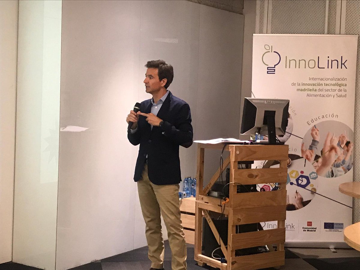 IMDEANutricion's tweet image. Finally, @lunecha of @precision4h, introduces the @UAM_Madrid and @ImdeaAlimenta startup: genetics + lifestyle combination @IE_Ventures #Innolink @ComunidadMadrid 😉😉👏🏻