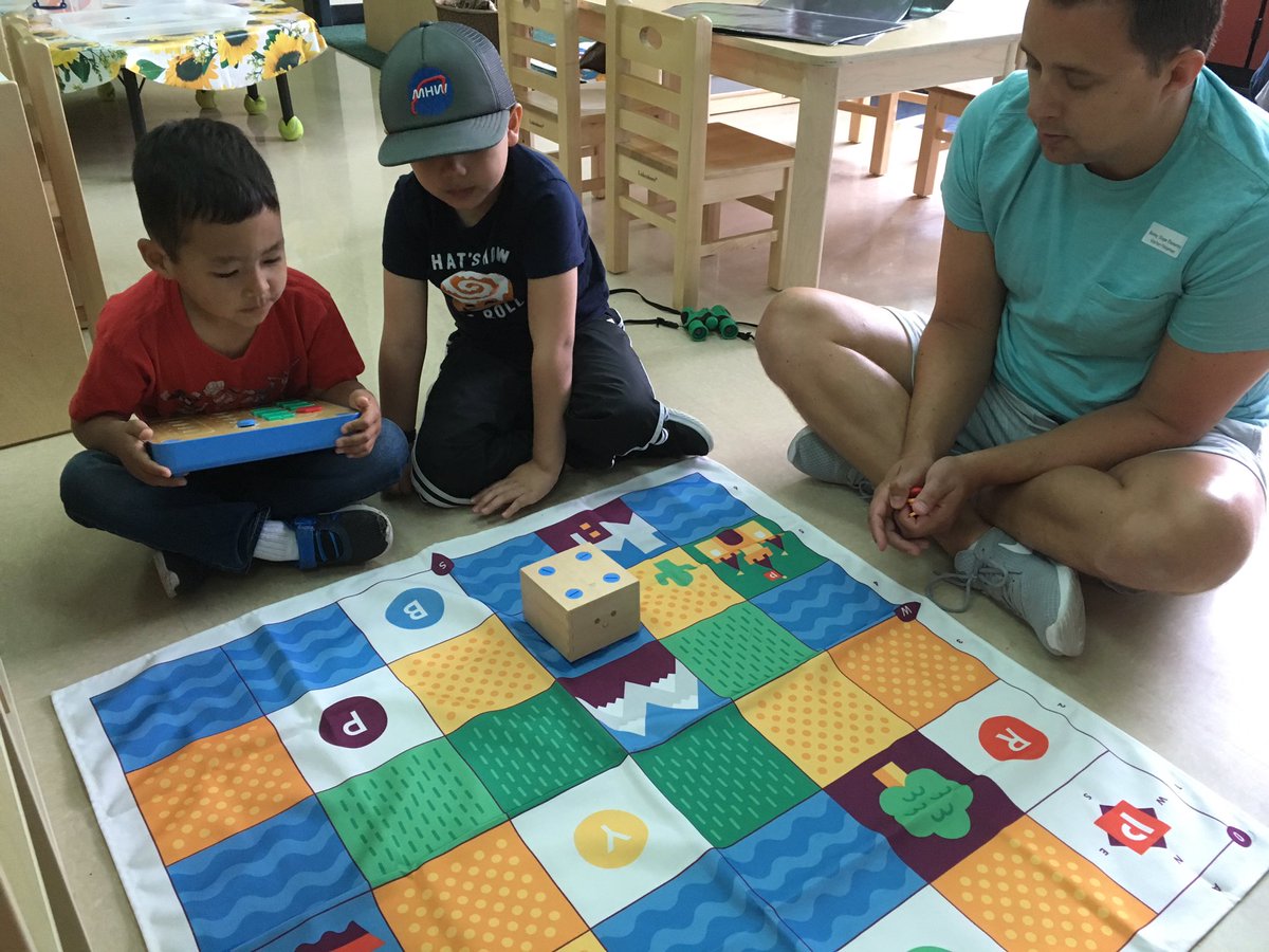 So you thought 4 year olds might struggle with #coding? #Thinkagain! Bonny Slope Preschool students challenged themselves, and are now accomplished coders! #BSDFutureReady #Cubetto <a href="/primotoys/">Primo Toys</a> <a href="/BeavertonSD/">Beaverton Schools</a>