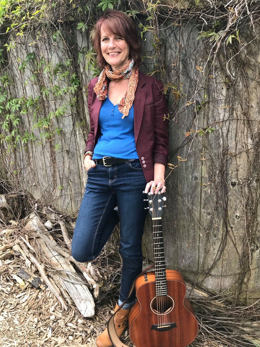 AbbyZotzMusic's tweet photo. GIRL WITH GUITAR: one of many shots taken while filming my upcoming video for #SEEYOURFACE. Fabulous work by Sheena D. Robertson @whimsicalSDR and Dakota Wotton...more beautiful stills to follow! https://t.co/hwwo2FTwHg