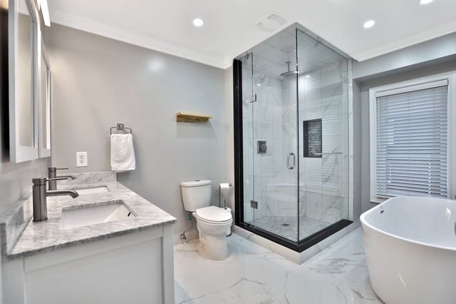 RingMike's tweet image. New listing in Cooksville! Fabulously renovated townhouse! High end finishes and a spa like master bath. 

#ringmike #realestate #remax #remaxescarpment #newlisting #firsttimehomebuyer #investmentproperty #mississauga #cooksville #townhouse #townhomes #spabathroom #staged #GTA