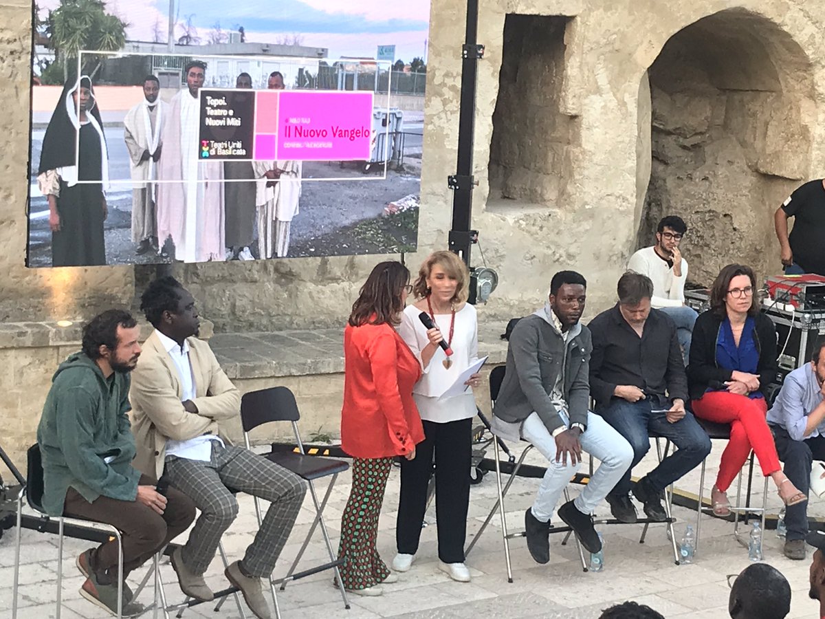 Qui, sul ciglio tra umano e naturale, nasce grazie a #MiloRau e al suo gruppo di lavoro #ilnuovovangelo certo ispirato a #PPPasolini ma soprattutto alle vite di chi è senza diritto - un nuovo manifesto per la società contemporanea <a href="/Matera2019/">Matera2019</a> è fiera e ringrazia #teatriunitibas
