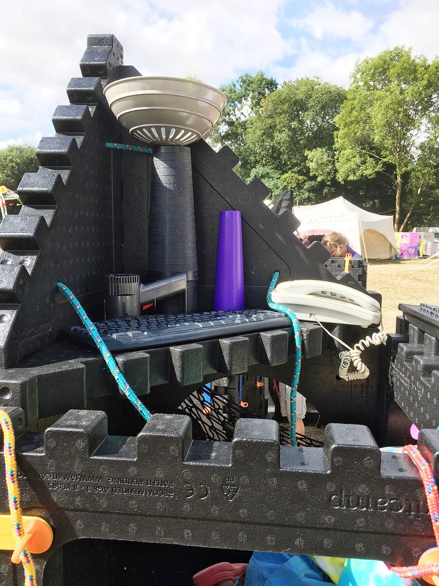 iamkitcamp's tweet photo. #looseparts play.  Thanks @Dyson for those spare parts! Alongside some broken computers we get those imaginations whirring! #playmatters #kitcamp https://t.co/bDmQNlweLT