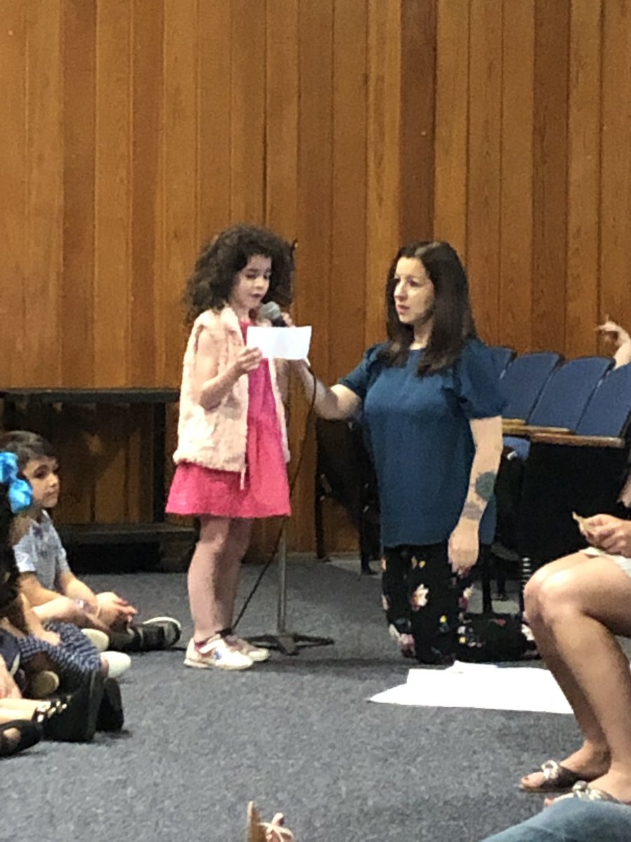 JenDerubeis's tweet photo. First Graders present- First Grade and Fabulous ⭐️ https://t.co/0TAfFG814S
