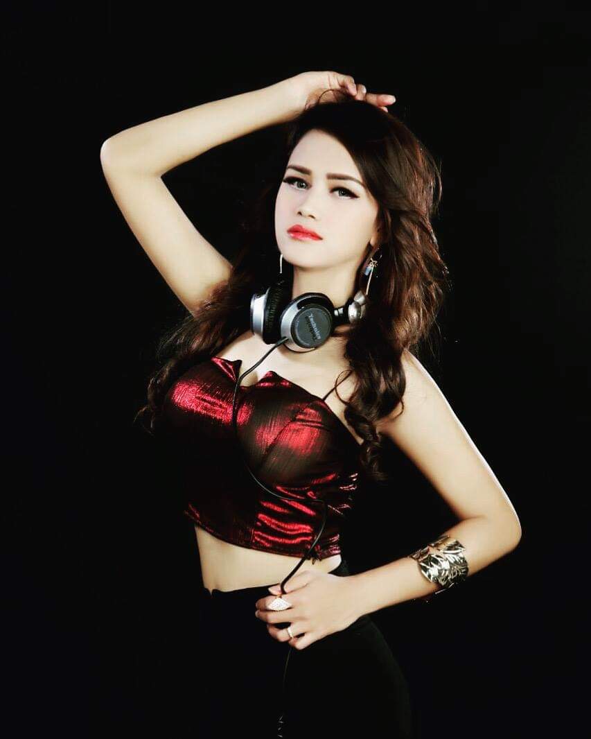 Mayang39394619's tweet photo. I'm ready to party..
#sexy #sexygirl #dj #indonesiandj https://t.co/SCIWP383sn
