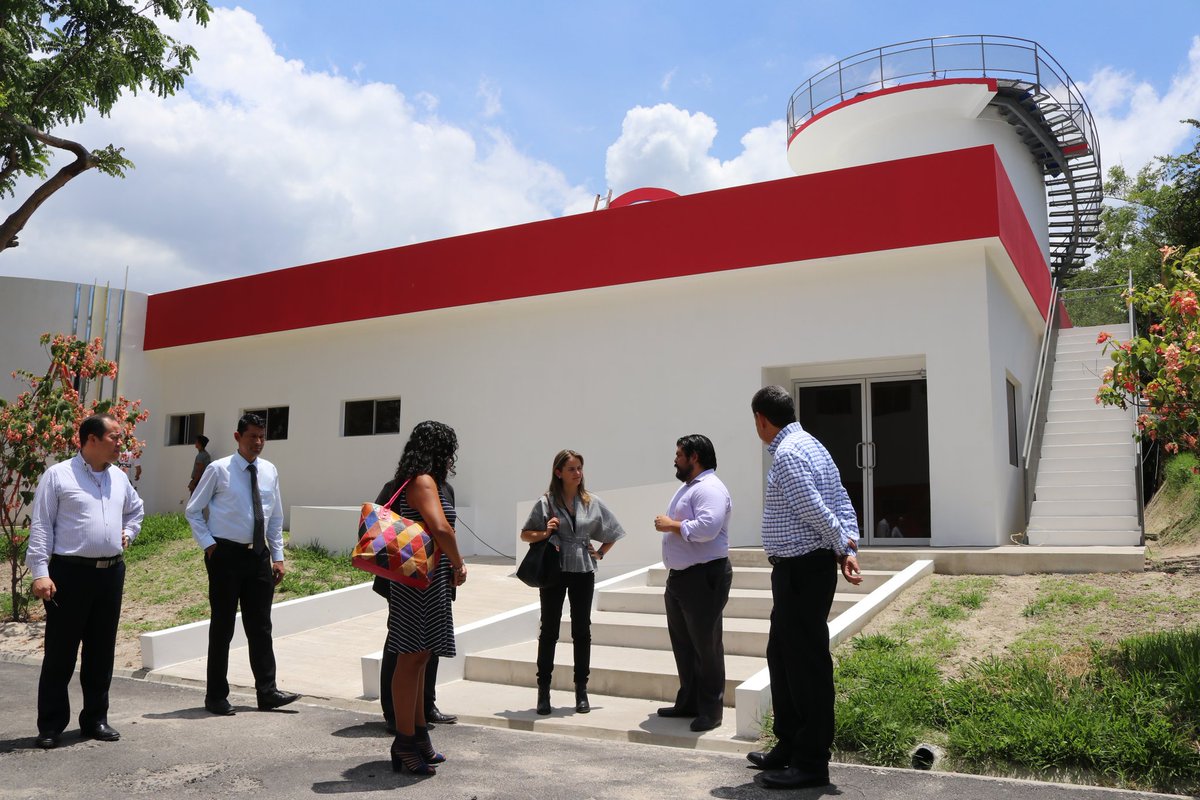 UDBelsalvador's tweet image. Juanita Álvarez, Directora de @WorldGBC y Melissa Aldi, fundadora de RESET Costa Rica realizan recorrido por el campus de la #UDB para conocer las iniciativas de construcción sostenible. #LEEDon