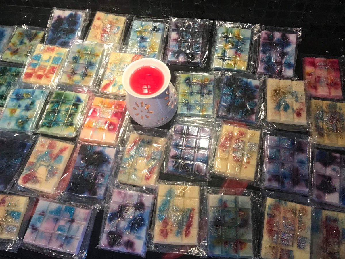 vickyg2009's tweet photo. #wax-melts #scents #perfumes #aftershave #clean #zaflora 
150 scents available 
Delivery available !! https://t.co/vb1VJVlfKQ