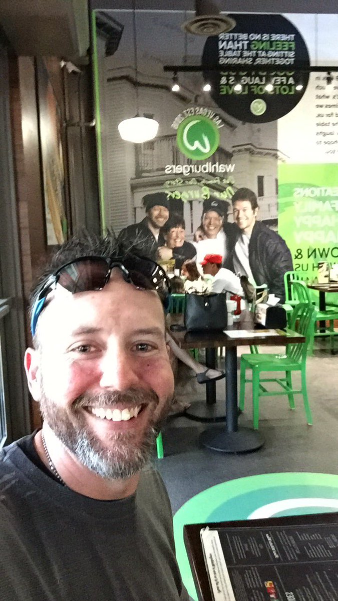 rybadz37's tweet photo. After watching @Wahlburgers @DonnieWahlberg and @markwahlberg for ten seasons, finally made it to a location! https://t.co/zZh4hW9YkW