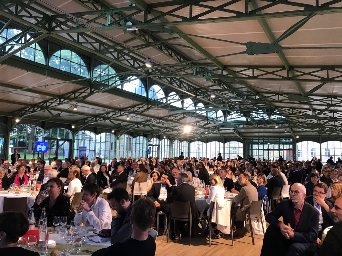 450 amis du ⁦<a href="/FondsNominoe/">Nominoë-CHU de Rennes</a>⁩ participent au dîner conférence sur #IntelligenceArtificielle