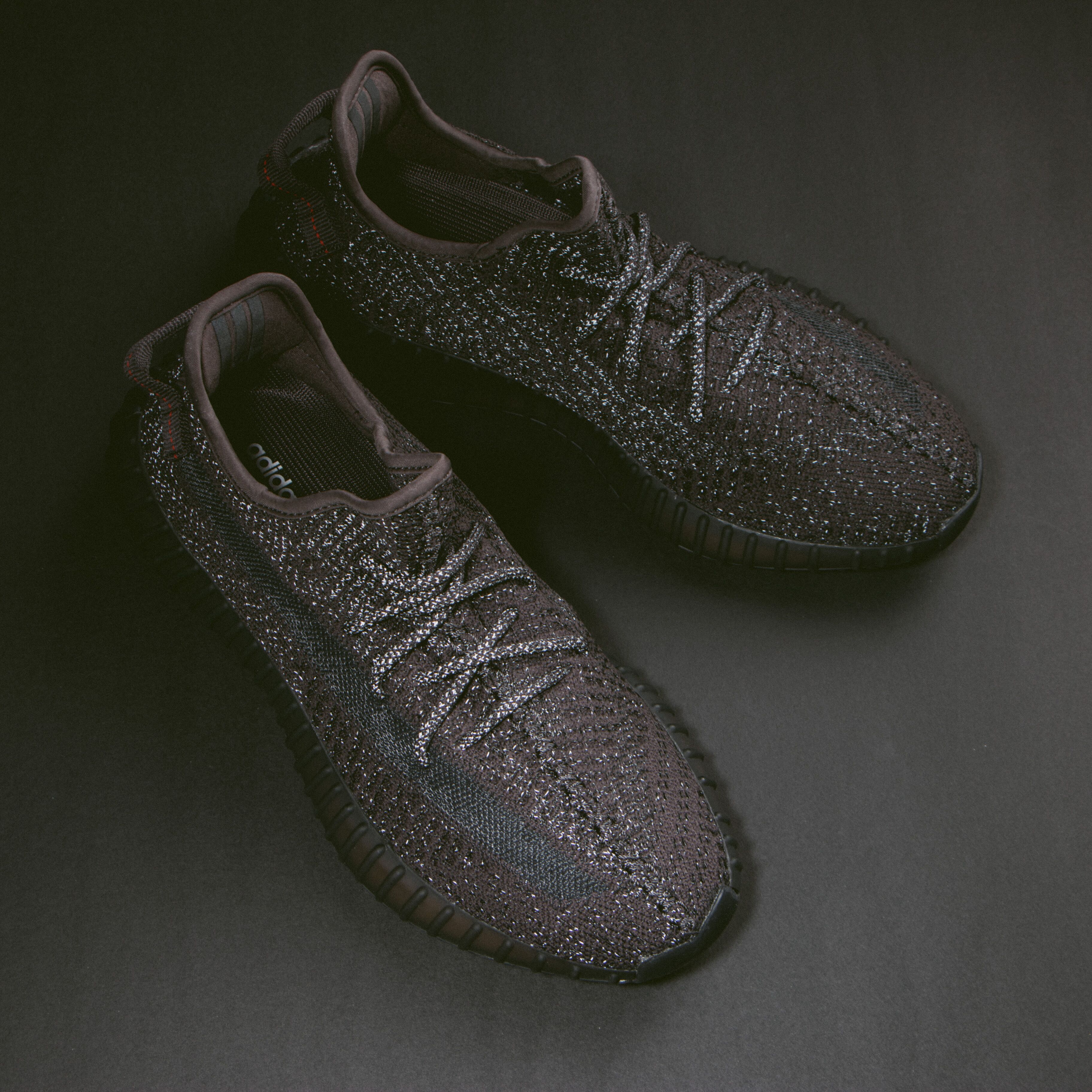 Yeezy boost 350 shop v2 black reflective raffle