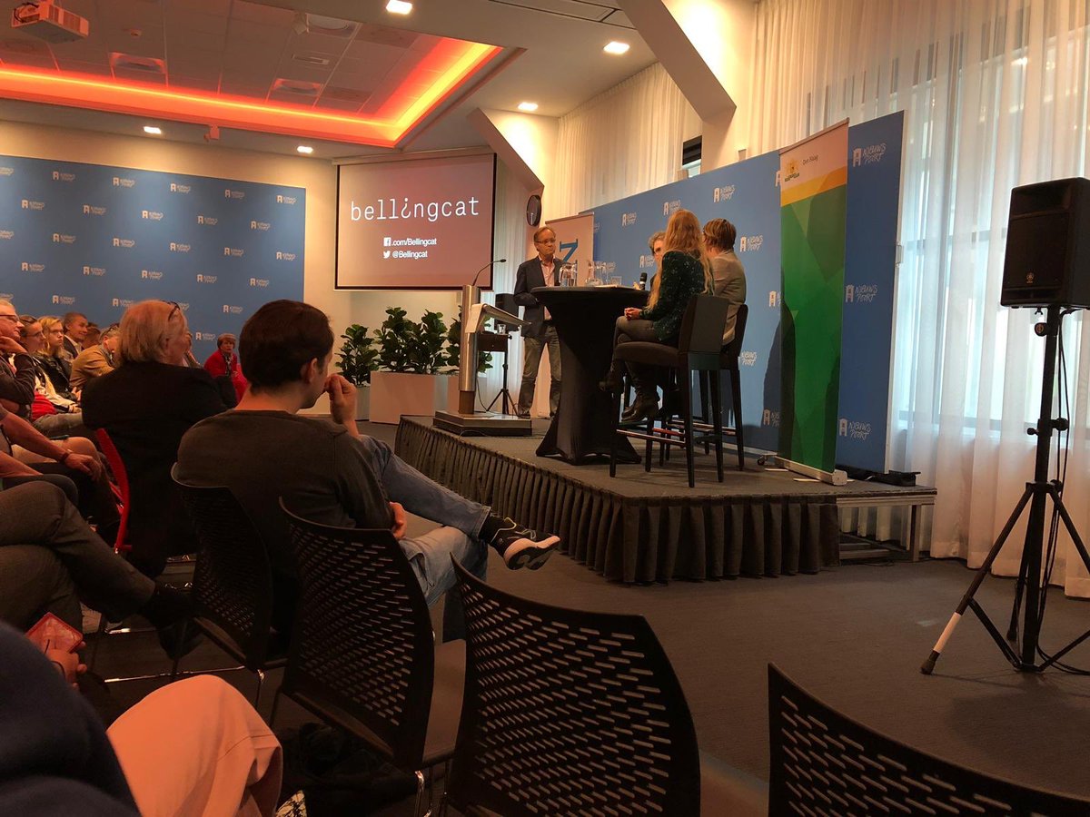 Newsroom070's tweet photo. Vandaag opende wethouder  @RachidG Meet the Press, een evenement van Gemeente Den Haag in samenwerking met @nvj en @nieuwspoort. Deze editie een speciale gast: @EliotHiggins van burgerjournalistiek netwerk Bellingcat, die zich binnenkort ook in Den Haag zullen vestigen. https://t.co/JY3lU8T72U