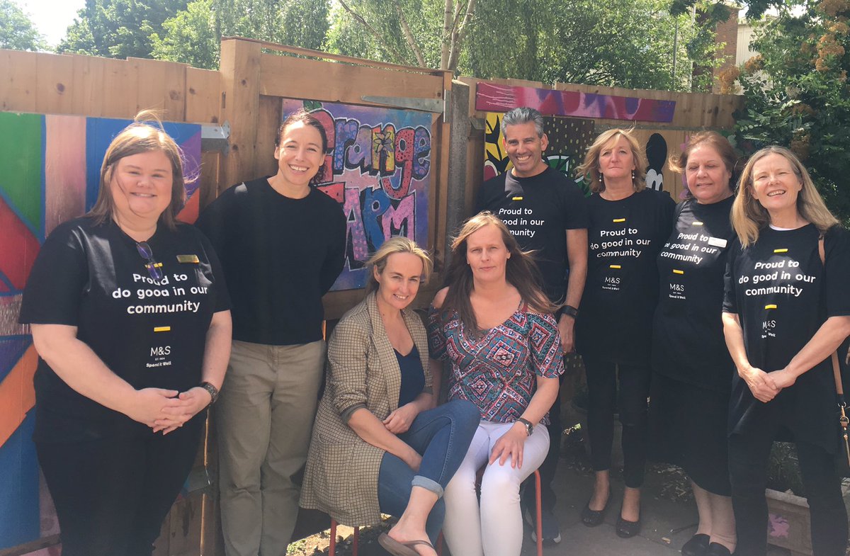 Day 4 of #MarksInAction #volunteersweek. Our Harrow team donate #foodsurplus to My Yard at Grange Farm. Today they joined the brilliant Rachel & Mandy to make packages & spend time with residents. One of the most moving conversations this week. Thank you. myyard.org.uk