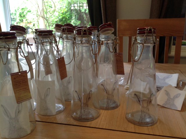 Busy preparing and gathering samples for the Pop Up on the 22nd/23rd June in Suffolk. Particularly loving these flip top Kilner vases! #Suffolk #artist #sale #sample #second #bargain #oneoff