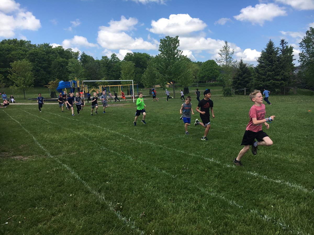 TeamSunnys's tweet photo. First day of track and Field! Portable 1 and 2 are@ having so much fun!!! It was the perfect afternoon! Tomorrow is a full day of events! https://t.co/YlBZNqEEU7