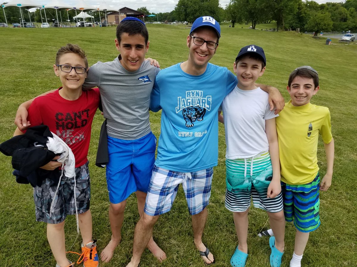 weRYNJ's tweet photo. 8B Class of 2019 making a splash at Dutch Spring Aqua Park on their 2nd day of graduation fun
#PerfectWeatherPerfectCrew #weRYNJ https://t.co/2mDFASOUIn
