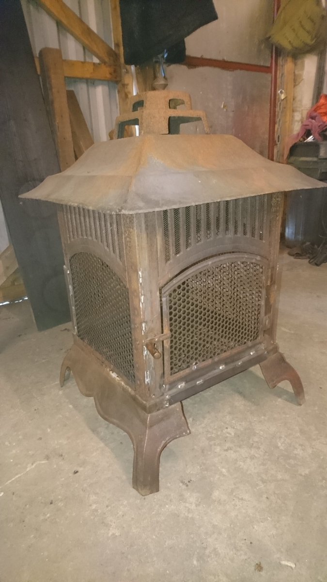 StangerMoore's tweet image. Repair of a rather curious garden brazier #castiron and  #mildsteel #blacksmithing #ironworkthursday