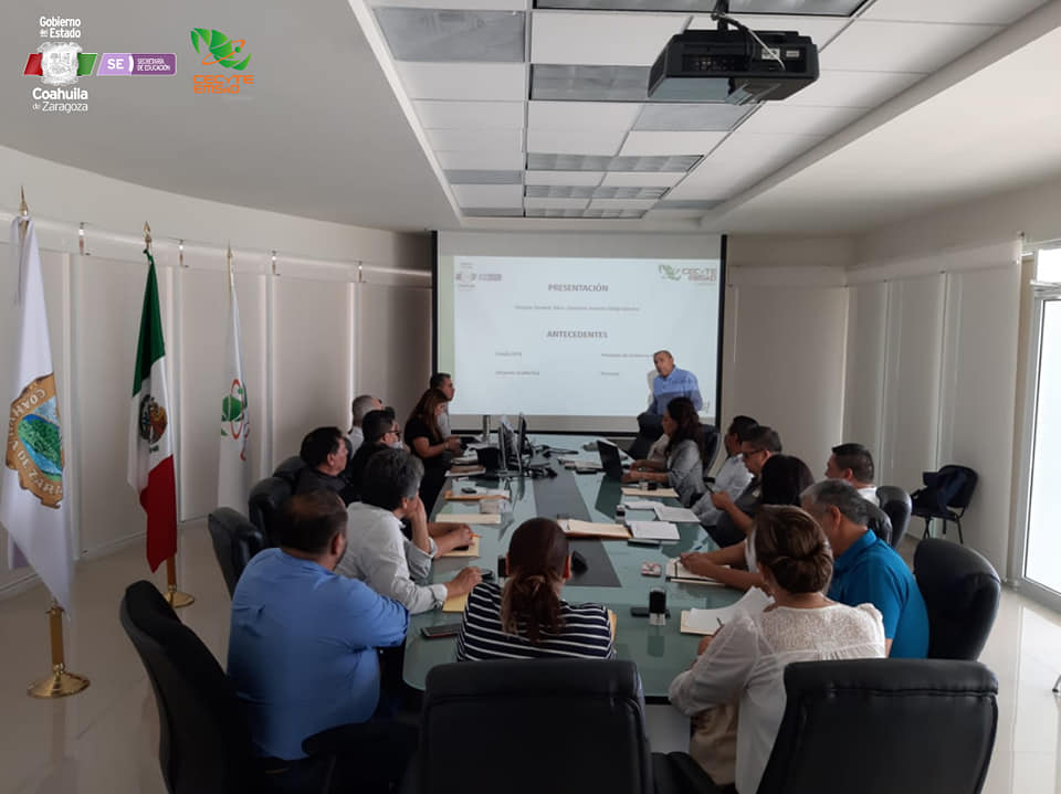 El día de hoy con el propósito de hacer mejoras continuas para el bienestar los alumnos, nuestro Director General el Profr. Demetrio Zuñiga se reúne con directores de diferentes planteles de nuestro Subsistema.
#FuerteCoahuilaEs