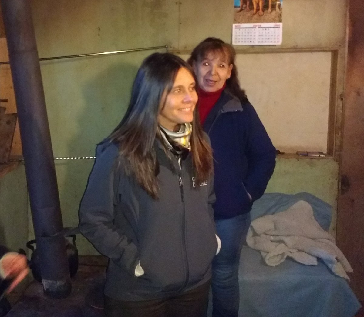 MDSNuble's tweet photo. 👉En #SanFabián, Seremi @DorisossesDS y équipo técnico de @munisanfabian visitan a sra María que pertenece al #ProgramaHabitabilidad que fue beneficiada con la construcción de un módulo que le permitirá contar con un mejor lugar para habitar junto a 2 sobrinos #ÑubleEnMarcha 💪 https://t.co/jGKdnR7auC
