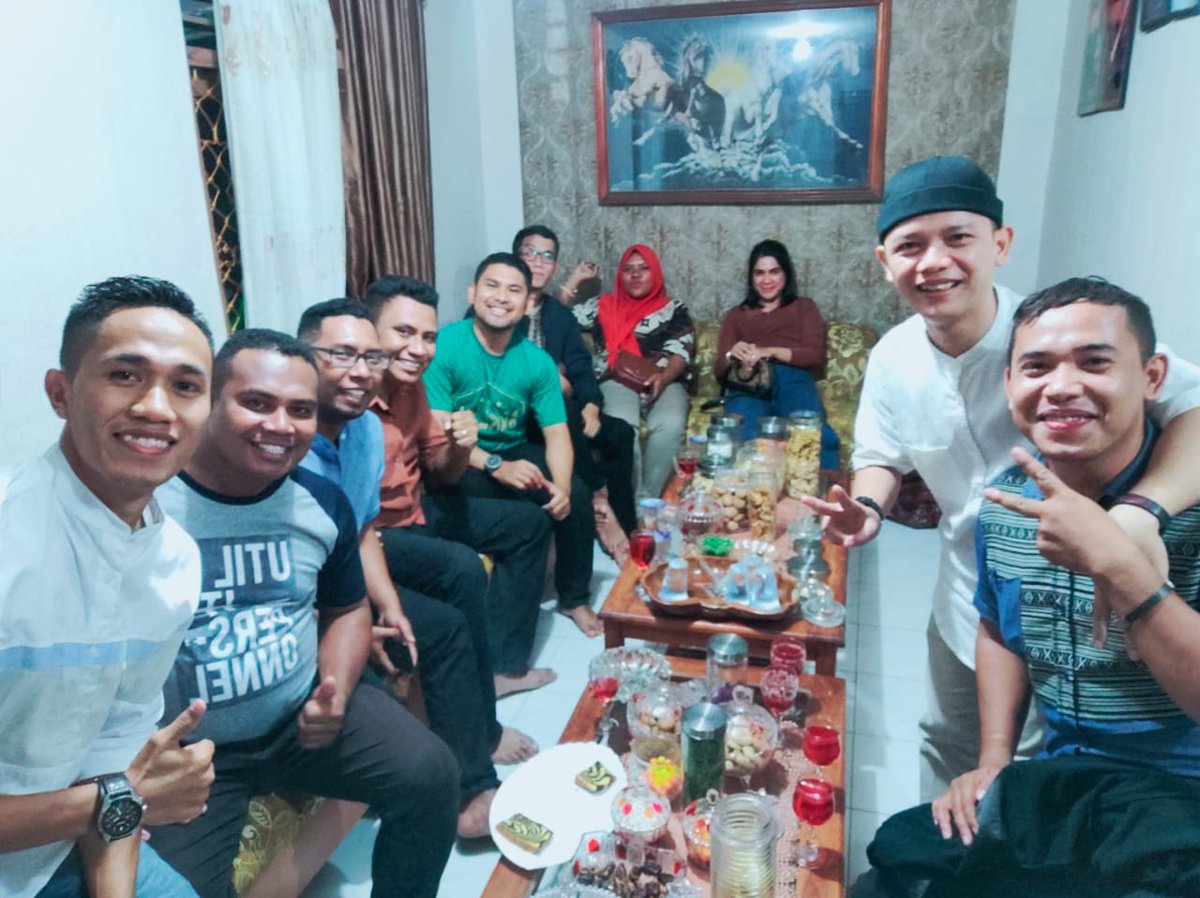 dalfit_thung's tweet photo. Jika yg lain berpikir kita teman. Kalian lebih pantas di sebut saudara. https://t.co/Z3ttiOVKRs
