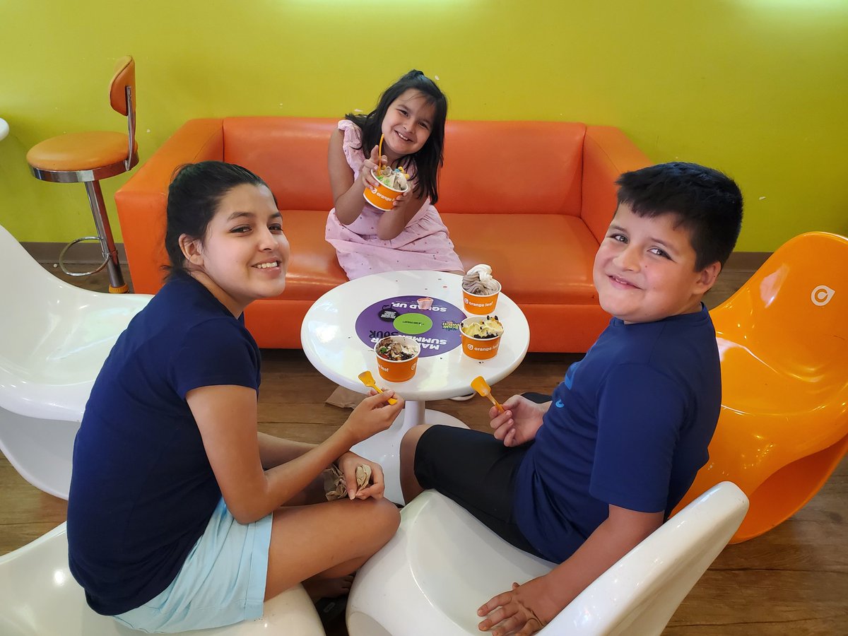Ernie_Zuniga's tweet photo. Last day of school tradition continues!  #froyo at @orangeleaf is #deeeelicious
@AzzyLand @tamitz @KABBFOX29 https://t.co/FvfRremukT