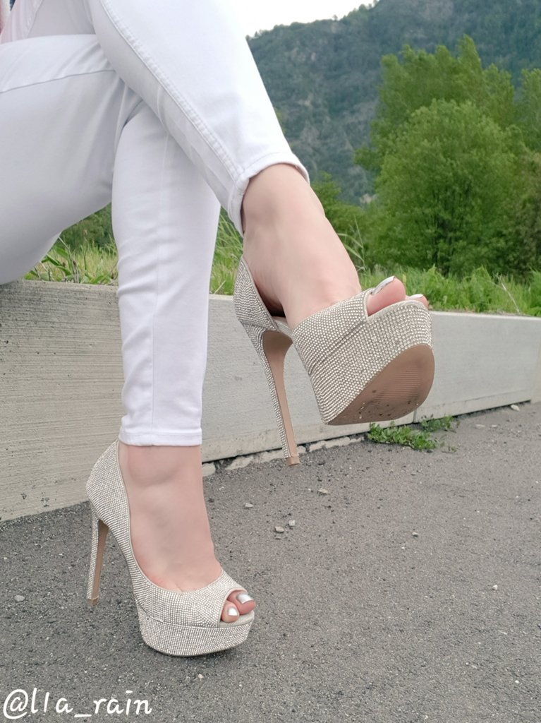 twitter heels