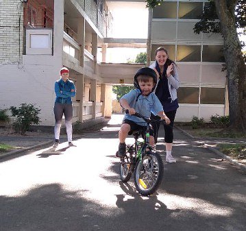 We were all so proud of Jake today - look at him cycling without stabilisers for the first time! #ditchthestabilisers is on Thurs afternoon with #youthbikes Thanks to our amazing volunteer @Ruth_Cycles who has taught so many kids to ride for the first time ! #VolunteersWeek