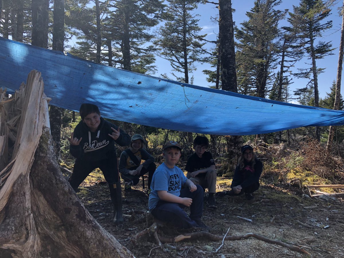 michellelynn99's tweet photo. Wilderness Survival Sessions were super informative! @RandomIslandAca https://t.co/6bGaK1qqEP
