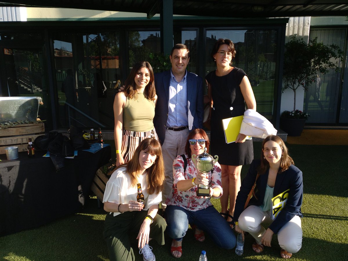 noelia_rdguez's tweet photo. Gracias a @aulaCM por darnos el premio a @tribudigital134 como mejor agencia en Instagram 👏🏻😭

¡Felicidades equipazo!

#ReuniondeAgencias https://t.co/z5yTWSPIHp
