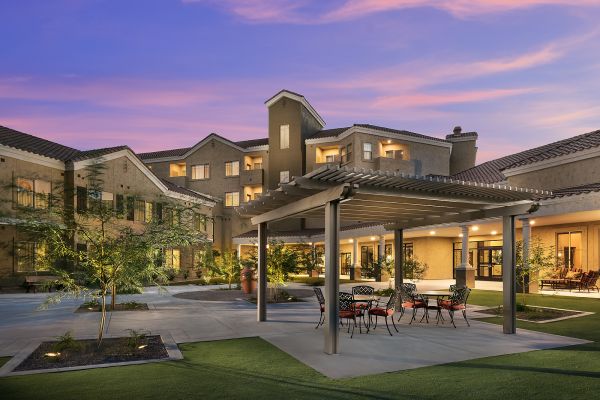 RetirementNet's tweet image. Explore one of the finest retirement communities in Sun Lakes, AZ at Renaissance. See it here at retirenet.com/arizona/commun… #sunlakes #arizona #retirement #retiree #mesa #luxury #pool #spa