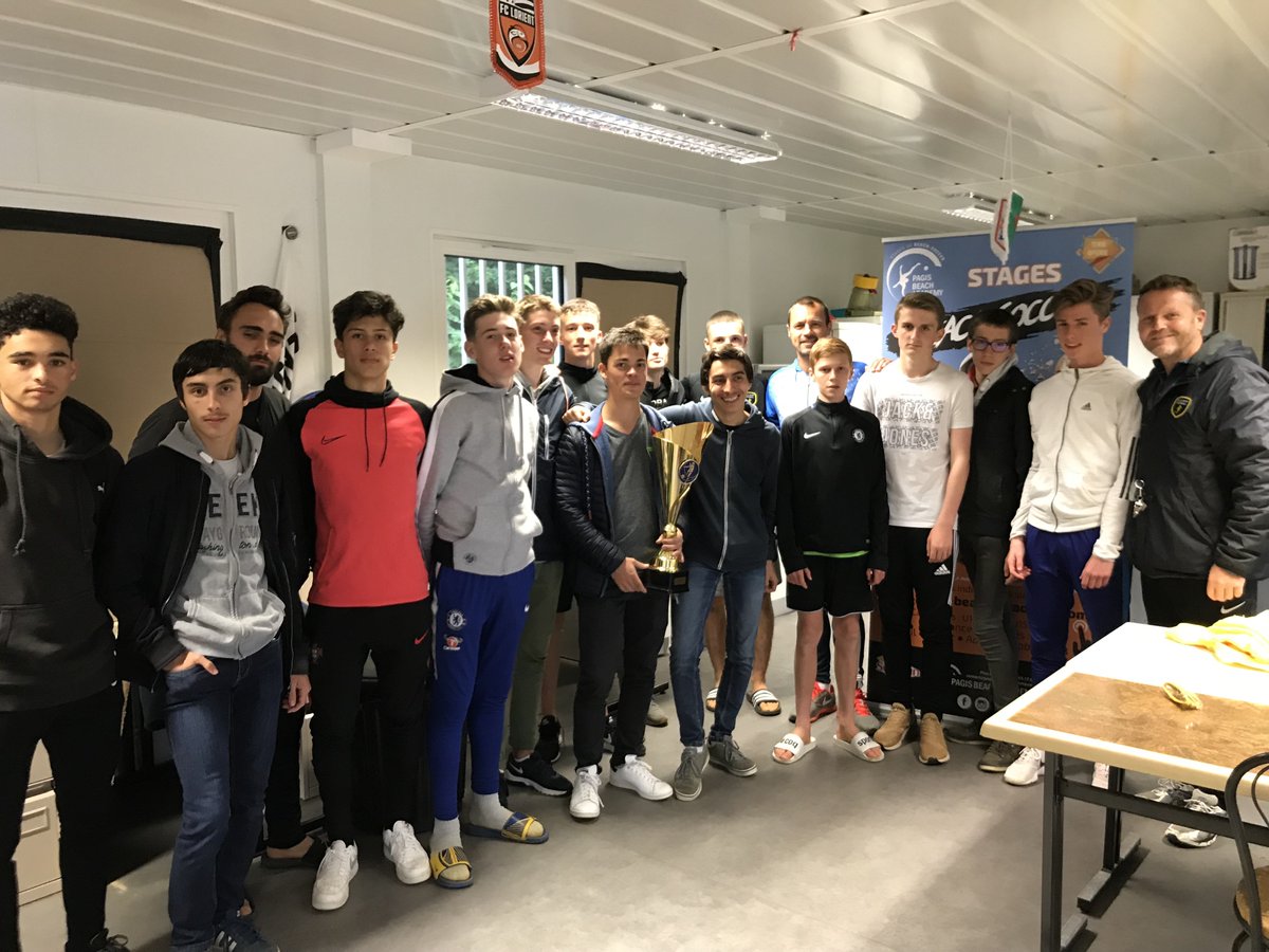 PagisBeach's tweet photo. 4ème et dernière journée du Tournoi U16/U17 à l'Arena Beach Le Rheu qui a vu la victoire du #fcbruz 9️⃣//// #sclerheu 7️⃣ 👏🥇🥈🥉De bons moments #pagisbeach passés en compagnie des 3 clubs #occesson #fcbruz #sclerheufoot venus découvrir le BEACH 🥅⚽️ A la saison prochaine ! ➡️📅 https://t.co/mYMnPvNfZa