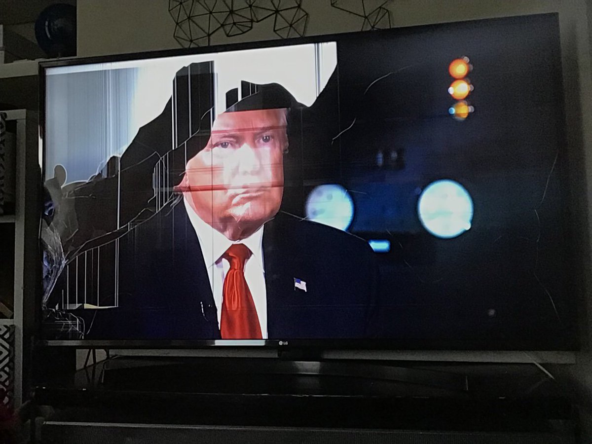 TheRealnessMarc's tweet image. So, was heartbroken as I smashed my @LGElectronics TV LAST NIGHT! however tonight- fate makes sense. Perfectly isolates away his hair! #Trump #PiersTrump #itv
