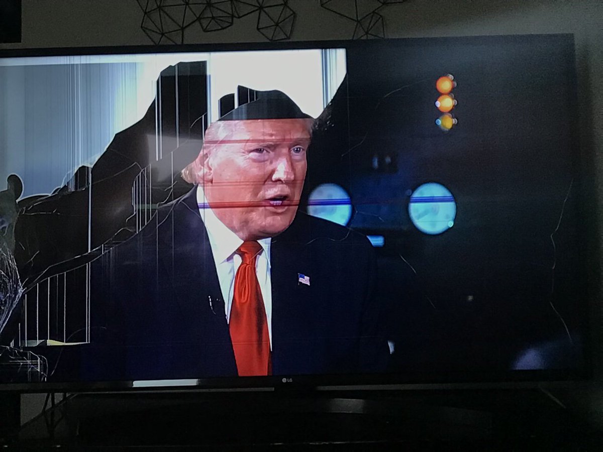 TheRealnessMarc's tweet image. So, was heartbroken as I smashed my @LGElectronics TV LAST NIGHT! however tonight- fate makes sense. Perfectly isolates away his hair! #Trump #PiersTrump #itv