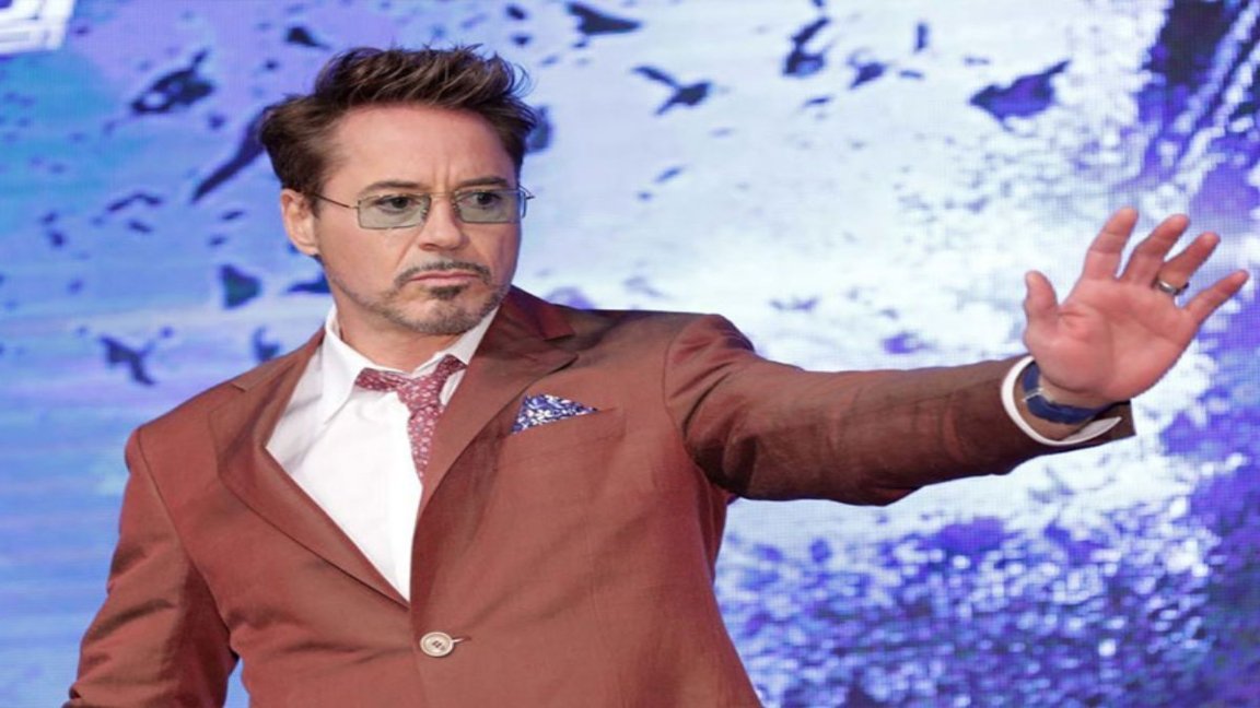 Luego de haberse puesto el traje de #IronMan para salvar la Tierra y hasta el Universo. <a href="/RobertDowneyJr/">Robert Downey Jr</a> demostró que es más que un personaje cinematográfico.  instagram.com/p/ByYWvSVBOE5/
