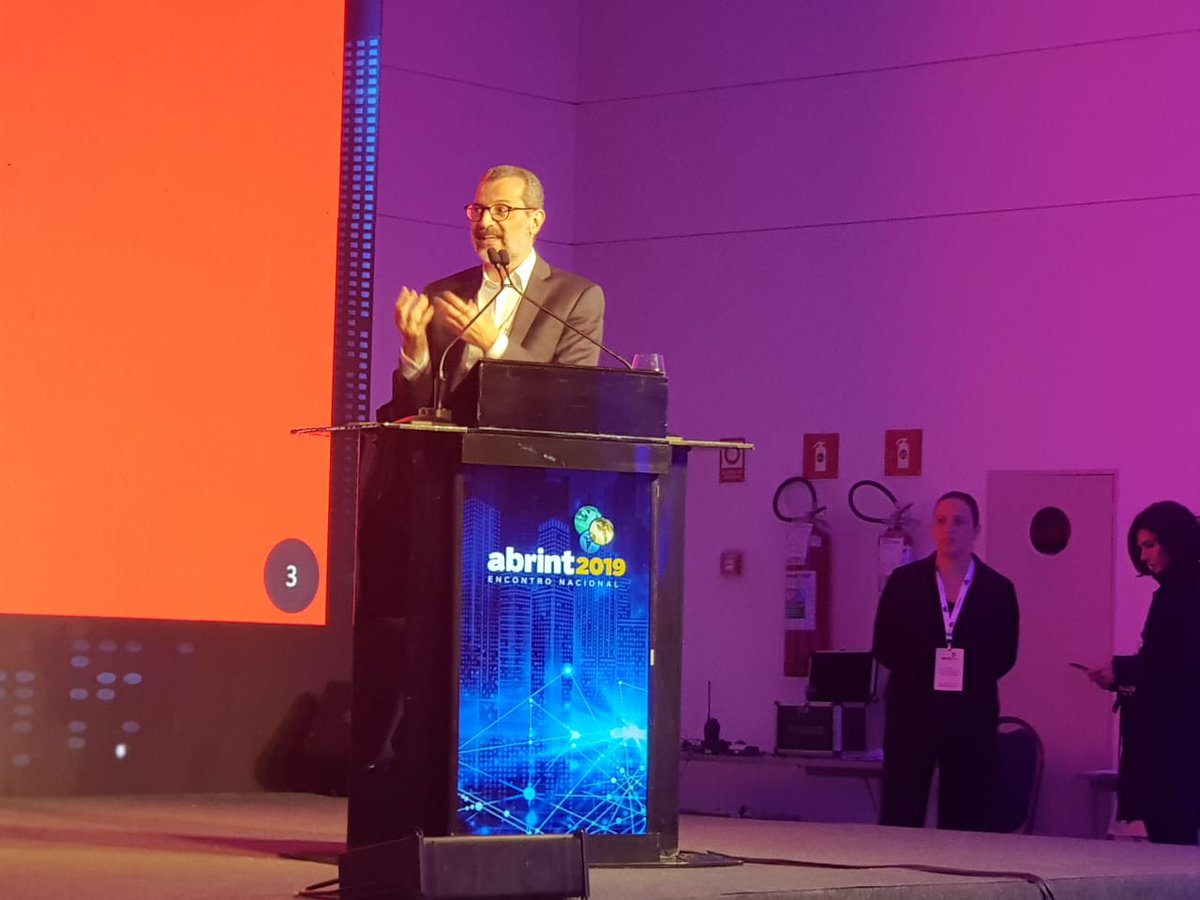 proteste's tweet photo. Quem lidera a convergência digital? Os consumidores ou as megas empresas de mídia? O Diretor de Relações Institucionais e Mídia da PROTESTE, Henrique Lian, fala sobre essas e outras questões agora no 11º ENCONTRO NACIONAL ABRINT 2019! @AbrintOficial #abrint2019 https://t.co/xSCbsiEDT6