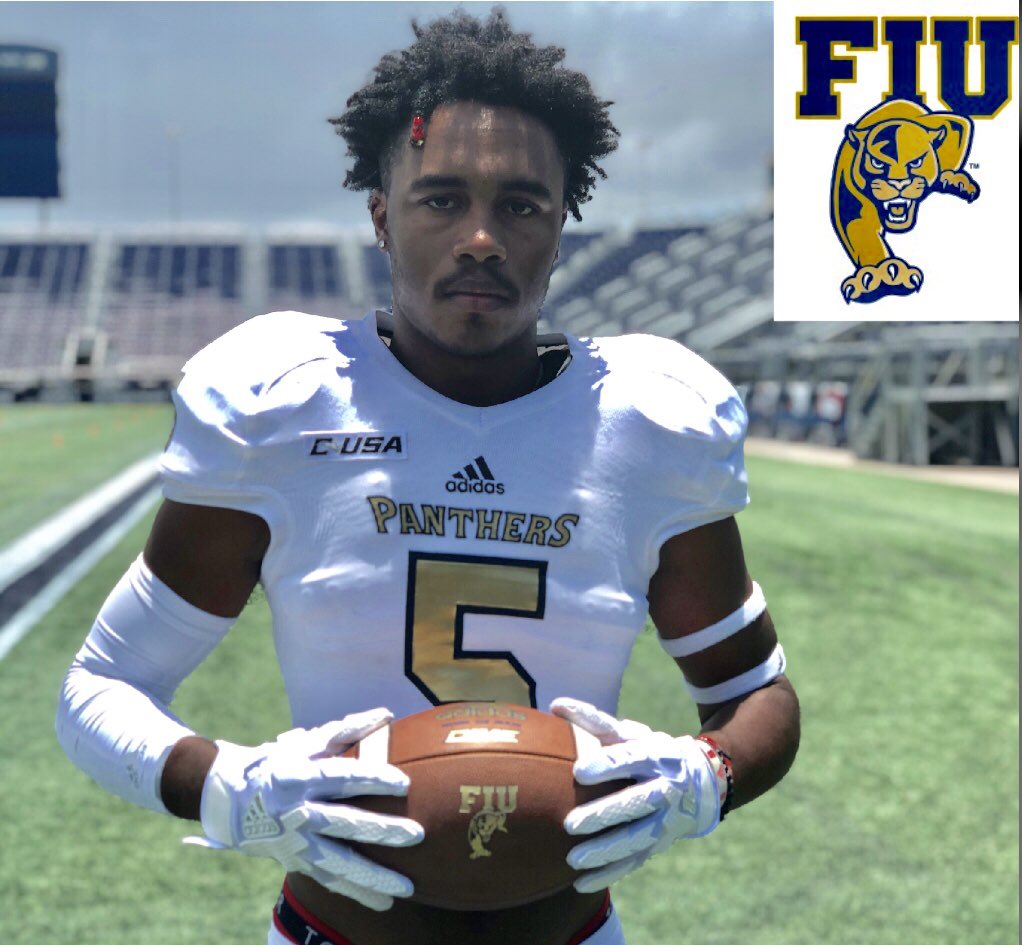 SofaKingSha's tweet photo. FIU showing your boy @Sha_Free_1 love ❤️ 

@fiu_rivals @fiurecruiting @fiucoachdavis @coachkruse @coachmogridge @nickstuhlmuller @fiufootball

#FIU #FIUFootball  #Adidas #ButchDavisCamp #pawsup #Roar20 🐆 🏈 | #OsceolaKowboys 🤠 #ShalamahFreeman #ShaFiles #HighSchoolFootball https://t.co/JXlI99IA4l