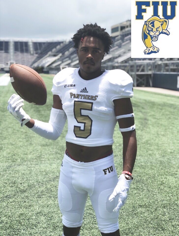 SofaKingSha's tweet photo. FIU showing your boy @Sha_Free_1 love ❤️ 

@fiu_rivals @fiurecruiting @fiucoachdavis @coachkruse @coachmogridge @nickstuhlmuller @fiufootball

#FIU #FIUFootball  #Adidas #ButchDavisCamp #pawsup #Roar20 🐆 🏈 | #OsceolaKowboys 🤠 #ShalamahFreeman #ShaFiles #HighSchoolFootball https://t.co/JXlI99IA4l