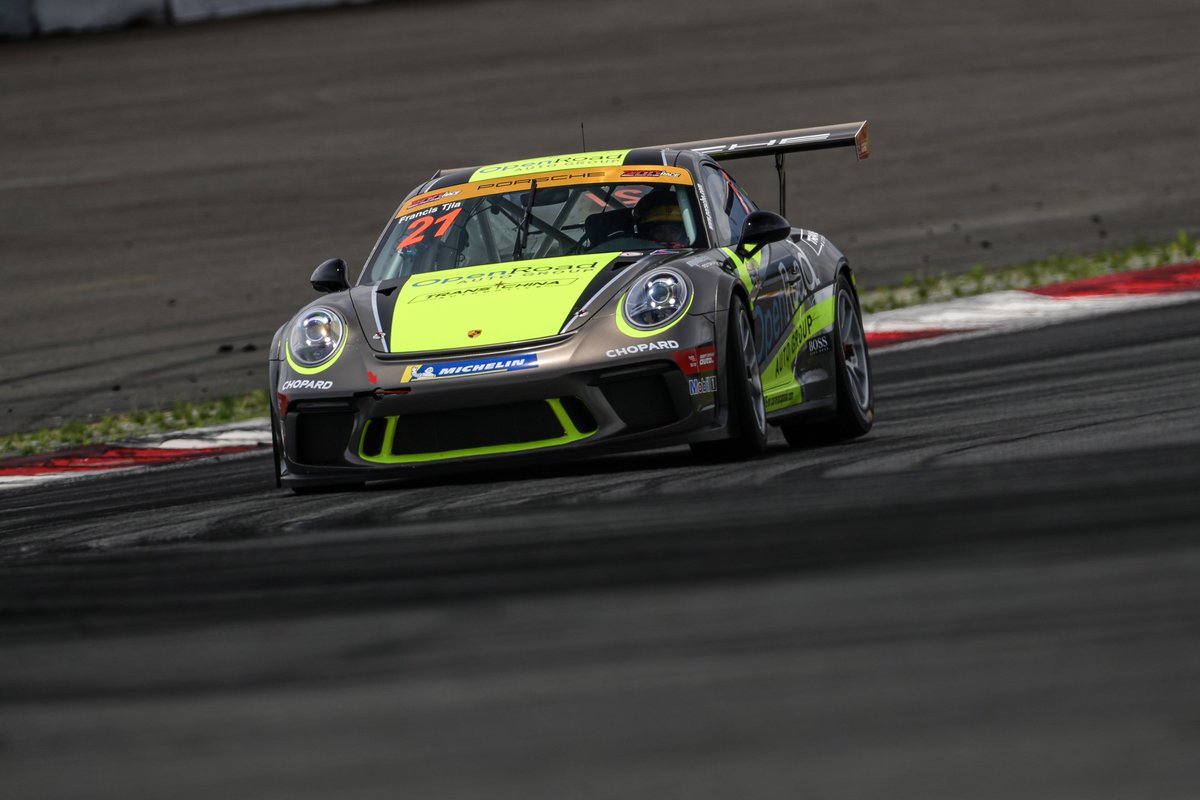 carreracupasia's tweet photo. In #CarreraCupAsiaProAm, #SuttiluckBuncharoen of #TrueVisionsMotorsportsThailand set the fastest lap in FP1 on 1:44.173. #FrancisTjia of #OpenRoadRacing drove a 1:44.589 for 2nd, with @Yuey_Tan of #NovuRacing (1:45.035) 3rd in class. https://t.co/uthfyKObWe