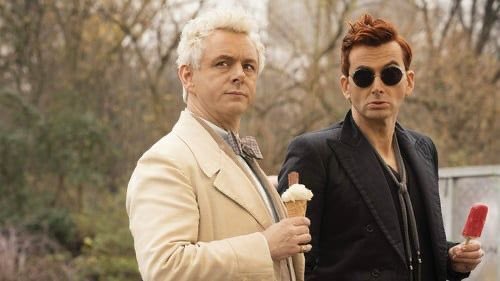 Yuki932's tweet photo. #GoodOmens 

К: Че они зыркают? 
А: Гомофобы, может быть? 
К: А я говорил тебе, не нужно набрасываться на меня при людях. 
А: Ты?! Это я тебе говор... 
К: Без разницы, пойду им наваляю. 
А: Мороженку сначала доешь, дорогой мой. 
К: *доедает* https://t.co/i8OjIbzEv8
