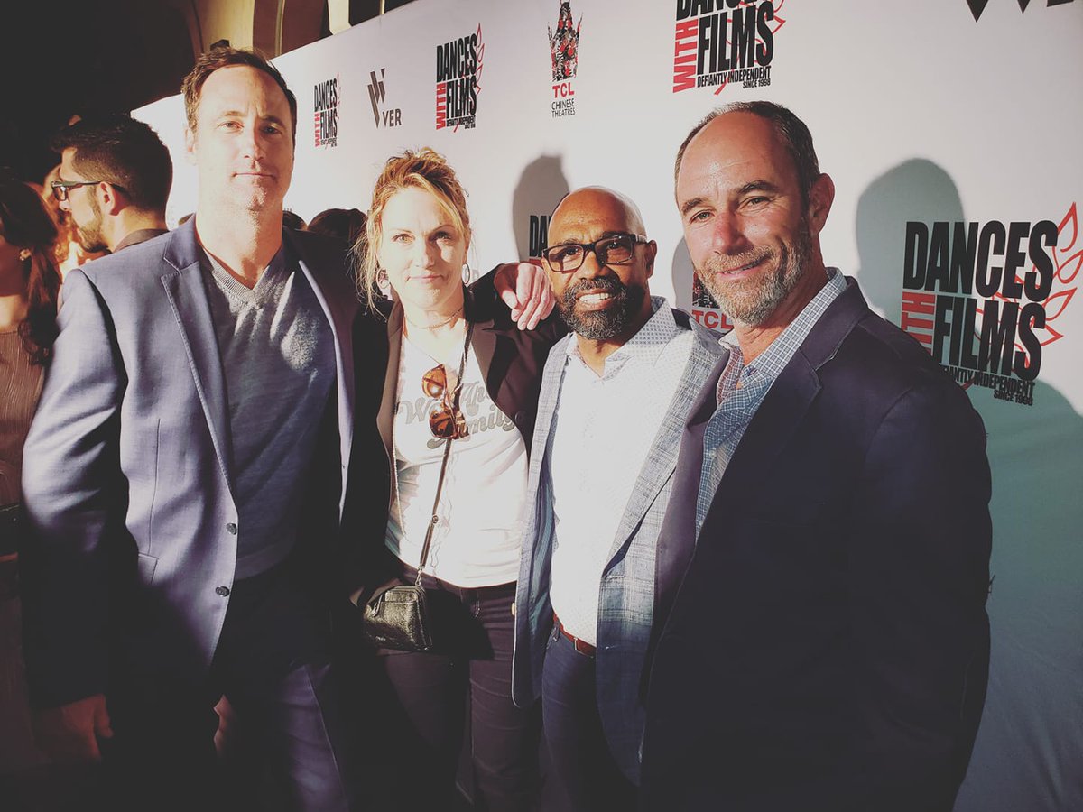 mandyjuneturpin's tweet image. Opening night of @danceswithfilms with these hotties!!  Love my men!!  @PeacePizz @MikeABeach #jamiemcshane #makingfilms #filmmakers #FilmFestival #proudproducers..