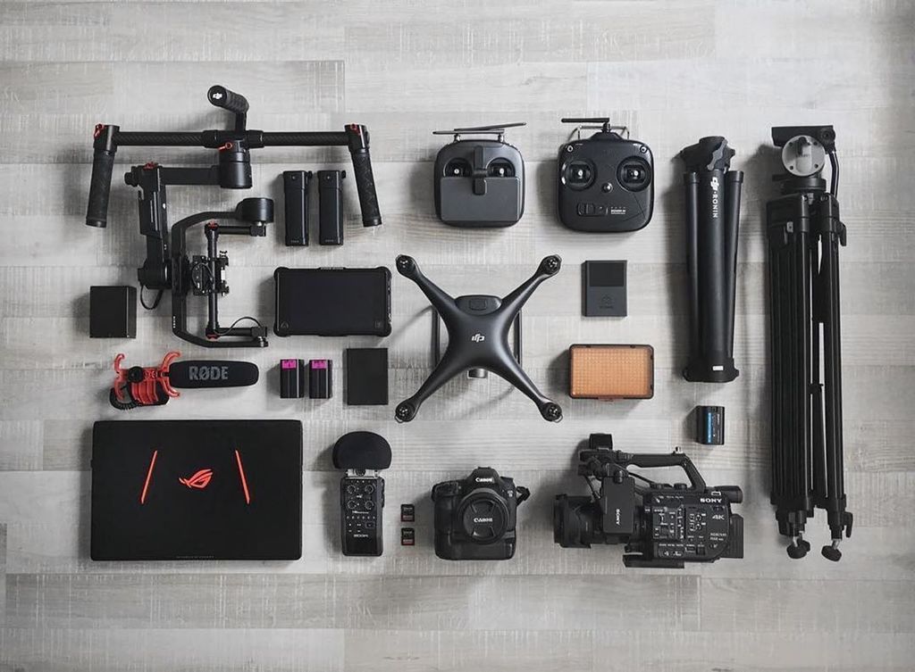 myvideobag's tweet photo. Follow @film.factor
・・・
The black gang 🖤
Our 4k raw run and gun kit.
@film.factor #filmfactor #myvideobag .
.
.
.
#fs5mkii #atomosshoguninferno #roninm #p4proplus #zoomh6 #benrokh25 #sandiskultra #asusrog #rodevideomic @myvideobag (at Burgas,… https://t.co/v0X7ycgW1K https://t.co/i1CJ1hWNkb