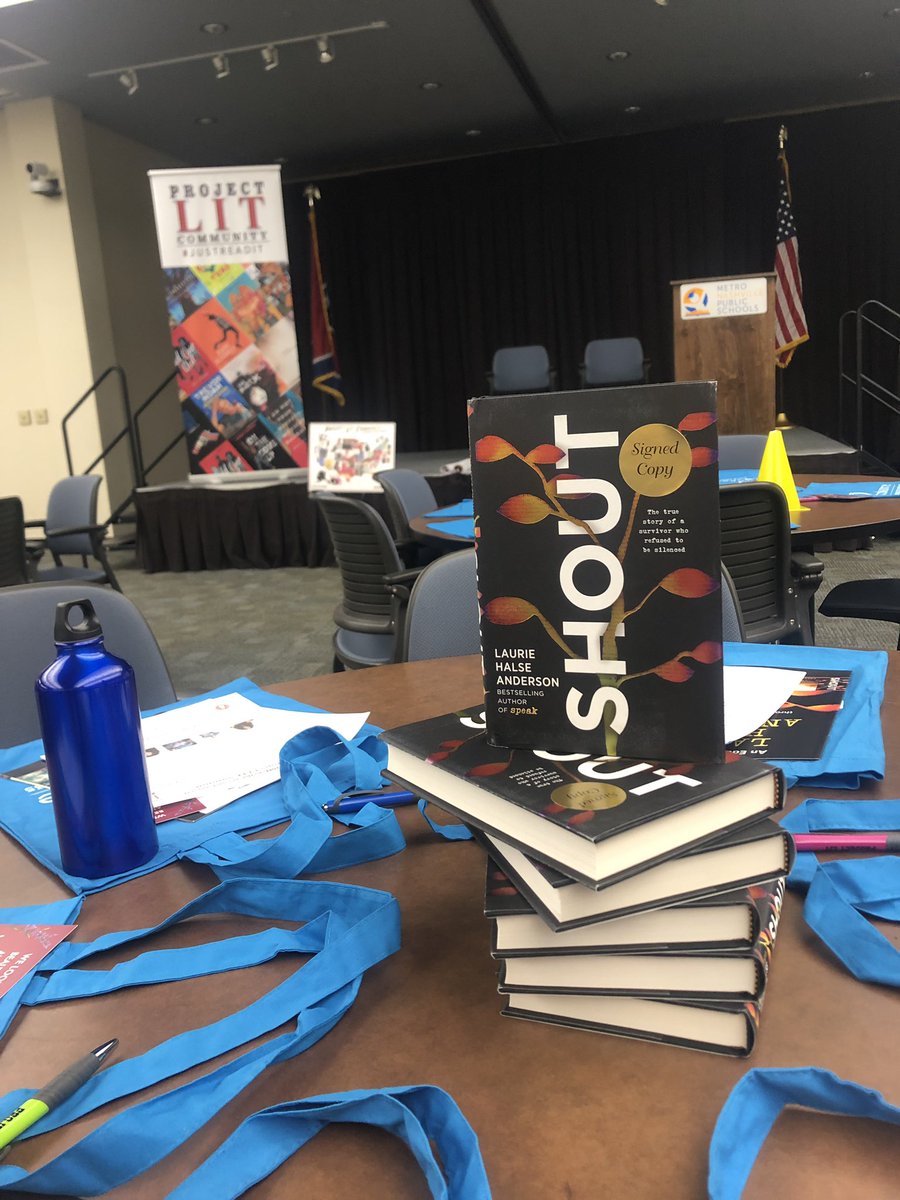 mrstylersainato's tweet image. Twas the night before the summit 😍📚 #projectlitbookclub #ProjectLITSummit19