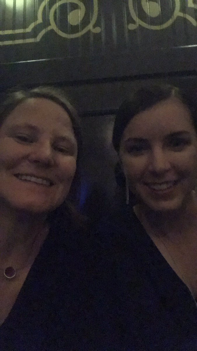 hurwitzlab's tweet photo. @dsarahstamps hanging @EarthCube #ECAM19 https://t.co/njZYYKjllK