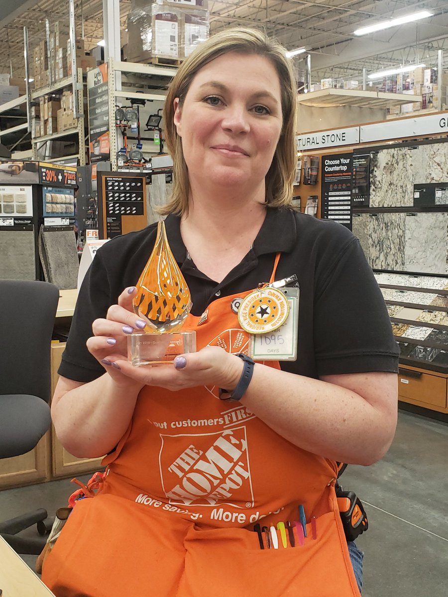 rwidmark1's tweet photo. Laura Wilson, Store 4141, showing off the award for top flooring department in the NJ Metro region. #4141 #HDrocks https://t.co/BFCQxhyh1Z