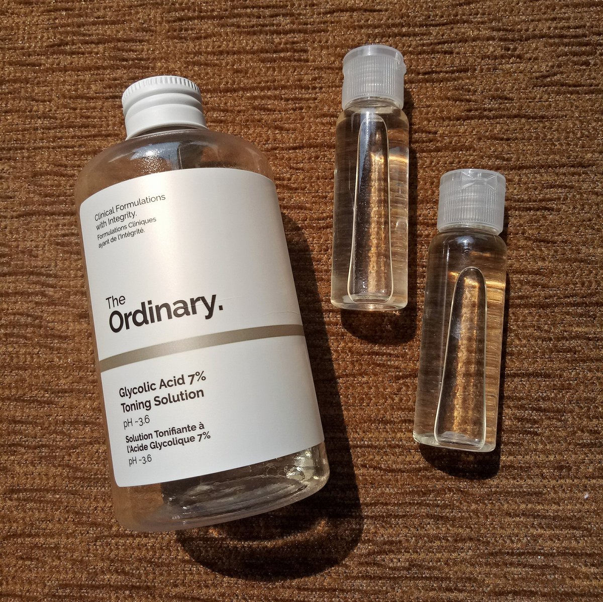nadiraspace's tweet photo. Haloooo! Aku mau bagi2 5 botol The Ordinary Glycolic Acid Toner share 25 ml nih! Ongkir aku subsidi 5rb ya :)
Syaratnya simple aja, please kindly support my ig acc 🤗 follow, dan give all the posts a ❤:)
Rep dom kalian disini ya 😘 https://t.co/qCk8NTjaws