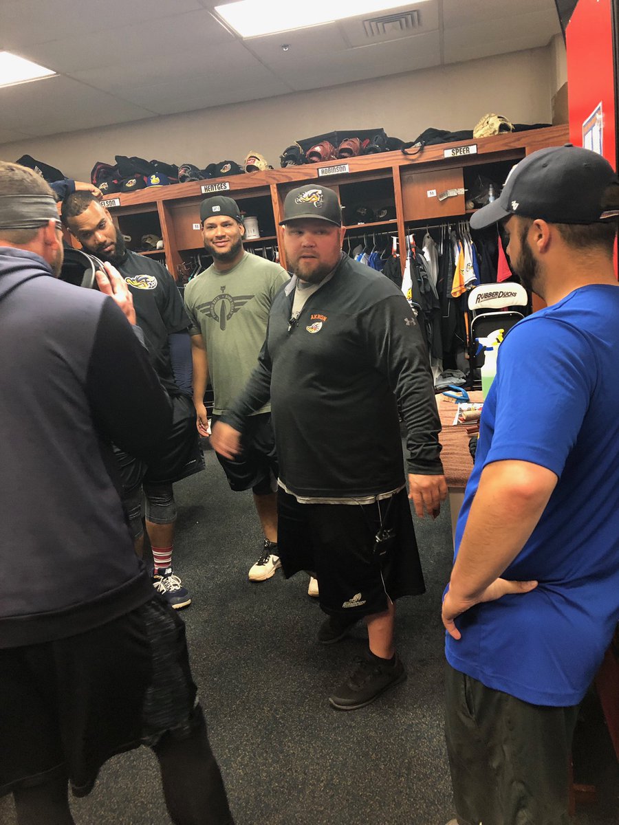 RightRoy's tweet photo. @RoyBee16 is just telling the guys that he’s getting his own locker and not just in the clubhouse to touch stuff. https://t.co/ftzM1s11Q9