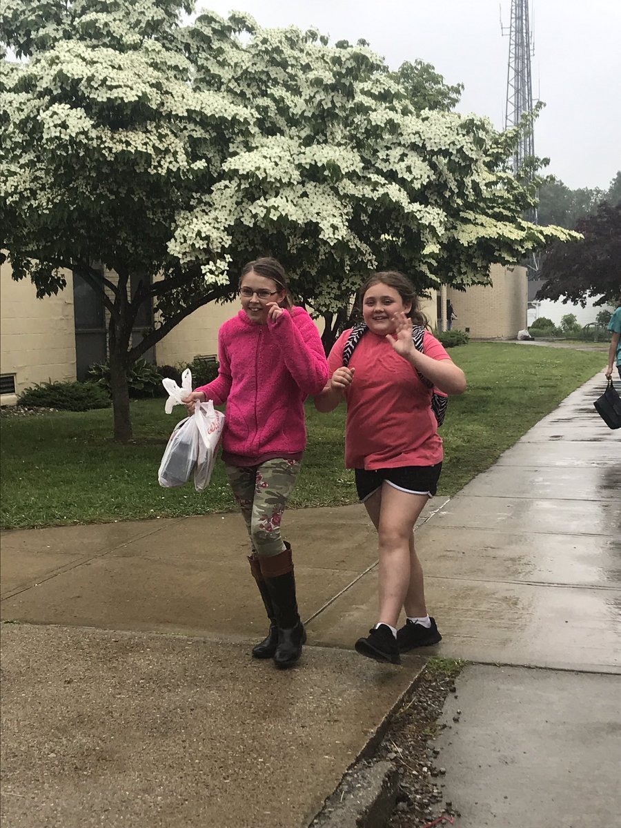 PrincipalDD1776's tweet photo. Summer...here we come! 🏖 #cnh #summer2019 https://t.co/CPcumyupbU